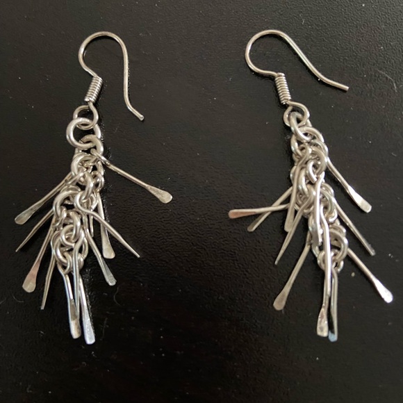 Choice of different pairs of Sterling Silver Earrings - Picture 4 of 5